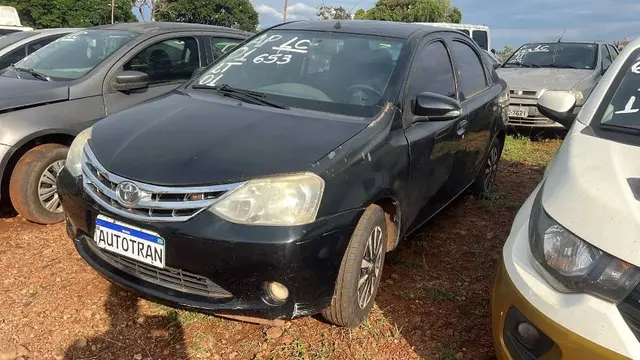 TOYOTA ETIOS SD PLATINUM - 2015/2016 (PRETA)