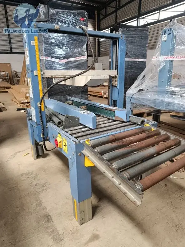 1 MAQUINA SEMI AUTOMATICA PARA FECHAMENTO DE CAIXAS DE PAPELAO POR FITA ADESIVA THR 6601 220V 60HZ 0,75 KW