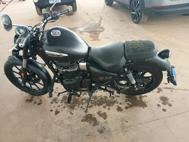 ROYAL ENFIELD - METEOR E