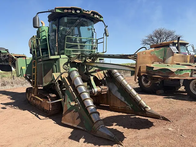 VEJA VÍDEO!!! COLHEDORA JOHN DEERE CH670 2L; ANO 2017. - FR173218 - LOC. DESTIVALE
