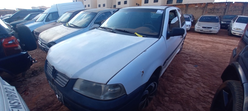 SUCATA APROVEITÁVEL COM MOTOR INSERVÍVEL