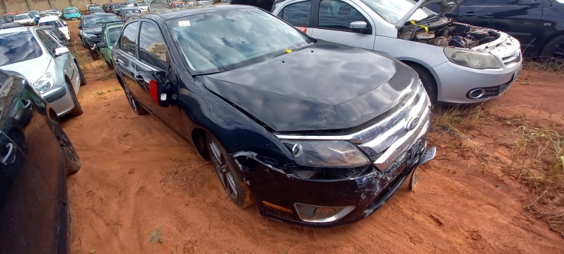 SUCATA APROVEITÁVEL COM MOTOR INSERVÍVEL