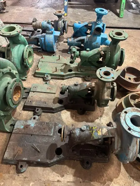 LOTE C/ 11 BOMBAS CENTRÍFUGAS DE GRANDE PORTE (DIVERSAS) E 10 ROTORES DE BOMBAS CENTRÍFUGAS INDUSTRI…