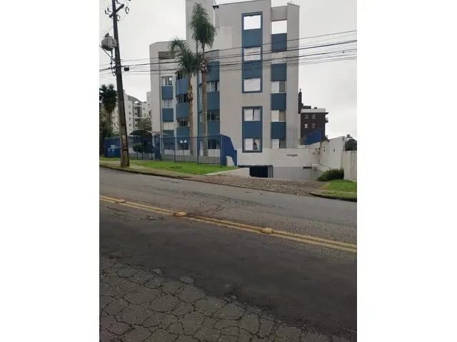 APARTAMENTO E GARAGEM NO EDIFICIO VIA RÉGGIO