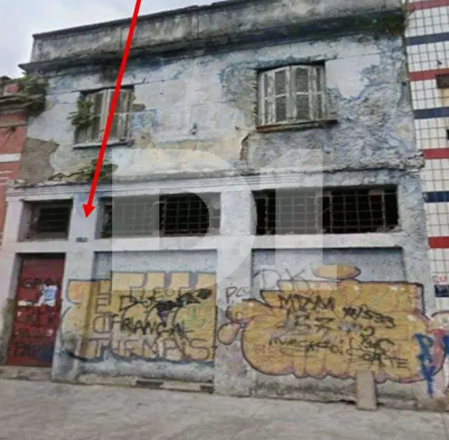 Terreno urbano - 222,22 m²