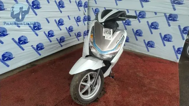 YAMAHA/FLUO 125