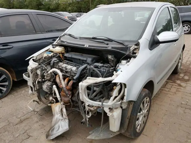 VOLKSWAGEN - FOX 1.0