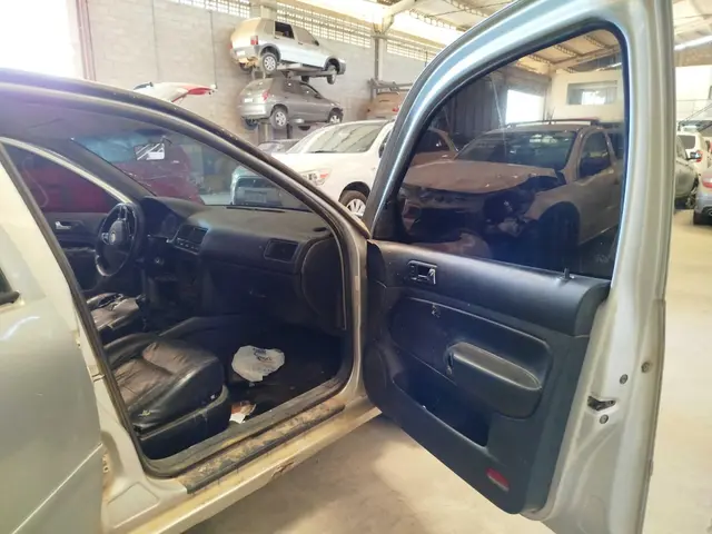 VOLKSWAGEN GOLF GENERATION, ANO/MOD: 2004/2004
