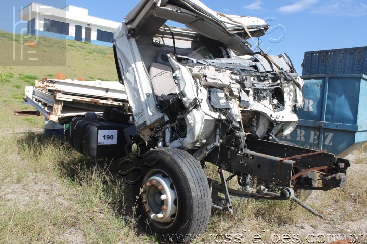 SUCATA - CAMINHÃO VOLVO