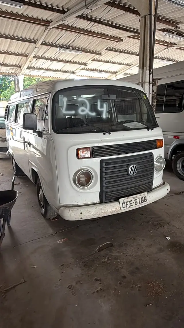 VOLKSWAGEN/KOMBI - ANO/MODELO: 2011/2012 – PLACA: OFE6188 – RENAVAM: 457764635 – COMBUSTÍVEL: ÁLCOOL/GASOLINA – COR: BRANCA