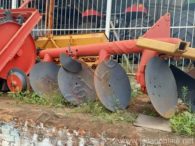 Arado 4 discos chassis redondo vermelho