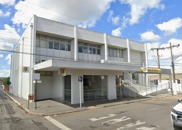 LEILÃO DE IMÓVEIS COM LOCAÇÃO SIMULTÂNEA