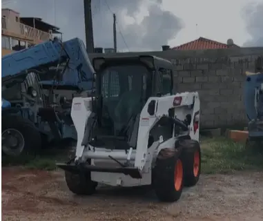 MINI CARREGADEIRA BOBCAT