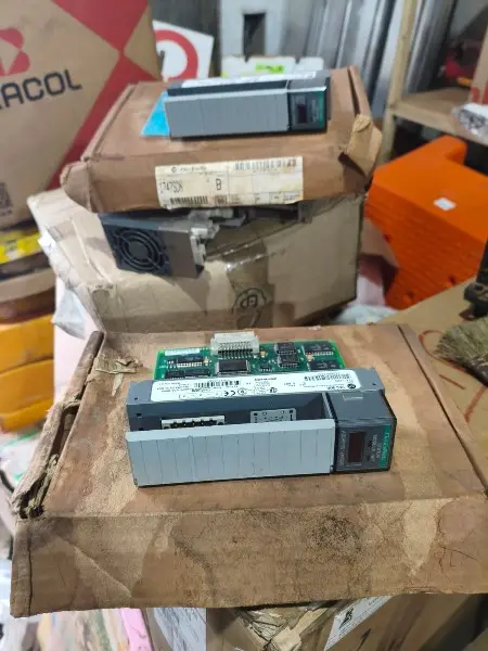 Lote com: 02 peças de módulo devcinet SLC -500 1747-SDN - Allen Bradley