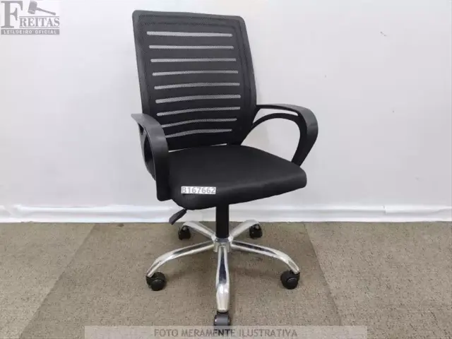 LOTE COM 01 CADEIRA EXECUTIVA G4A GIRATÓRIA TECIDO BASE CROMADA APOIO BRAÇO AJUSTE ALTURA RODAS…