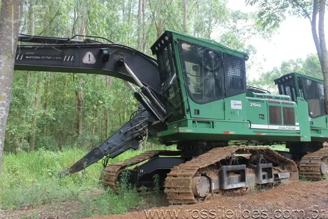 HARVESTER JOHN DEERE 2154D; ANO: 2010; C/ CABEÇOTE COMPLETO H270 - MOTOR E BOMBA REFORMADO