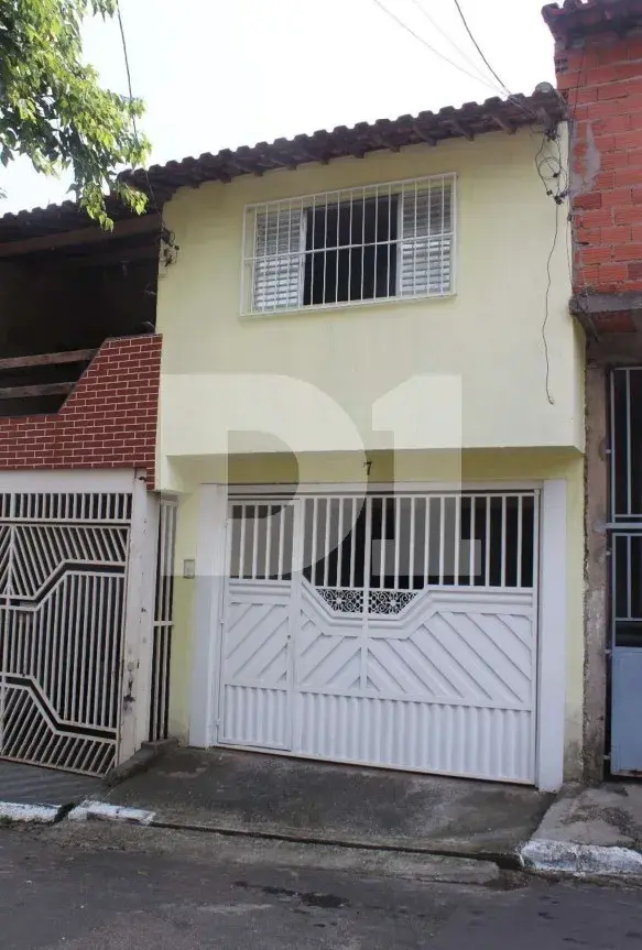 Casa - 110 m² (a.c.) e 74 m² (a.t.)