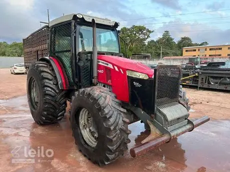 TRATOR AGRICOLA MF 6713 MARCA MASSEY FERGUSON