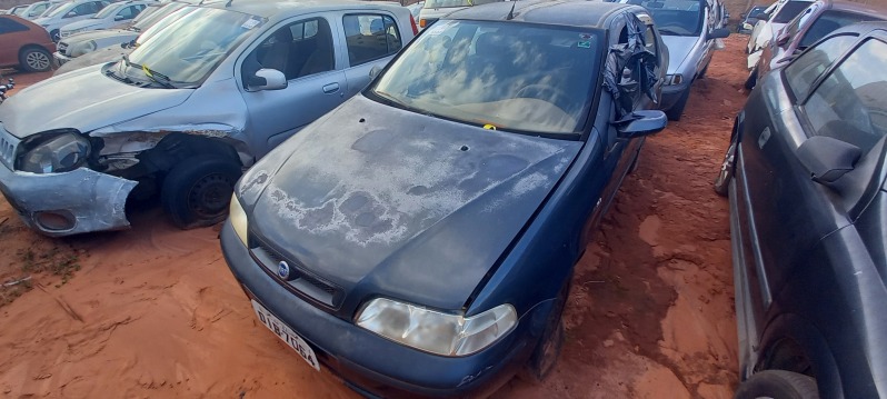 SUCATA APROVEITÁVEL COM MOTOR INSERVÍVEL