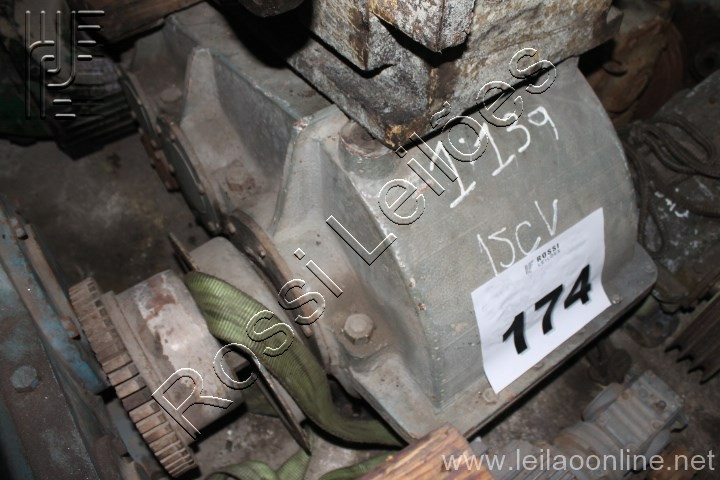 REDUTOR C/ MOTOR DE 15 CV; RELAÇÃO 1:139