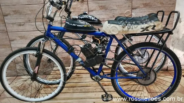 Lote contendo 02 bicicletas c/ motores a gasolina. (B-25)