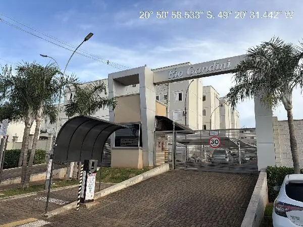 Apartamento - Área privativa: 39,3 m², Com 2 qt(s) - Localizado(a): RUA ANTONIO LOPES DOS SANTOS, N. 800, Apto. 102, BL 05 BOX 77 - SAO JOSE DO RIO PRETO/SP - CEP: 15077200