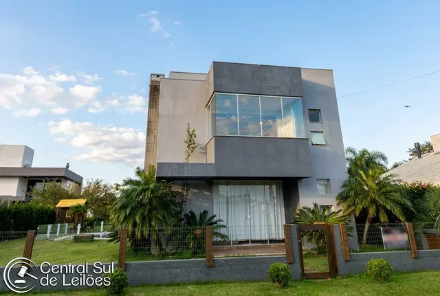 Fração de 50% sobre Imóvel com área total de 600,00m², no Lot. Vila Suíça, em Balneário Rincão/SC
