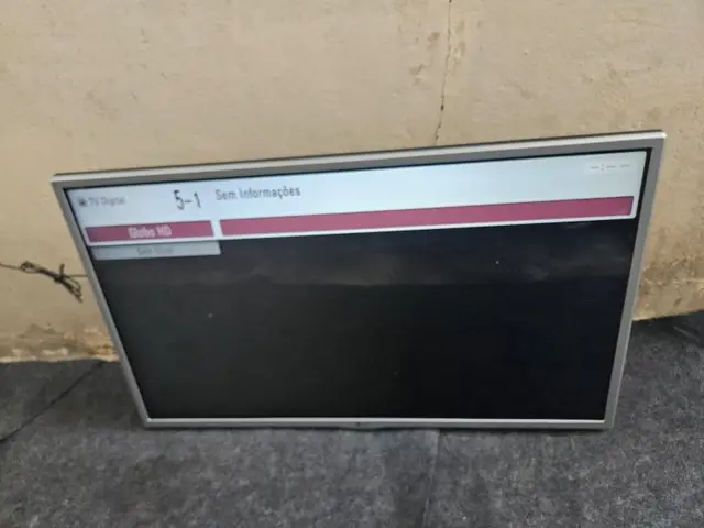 TELEVISÃO DA LG DE 32 POLEGADAS - MAIS INFORMAÇÕES NAS FOTOS