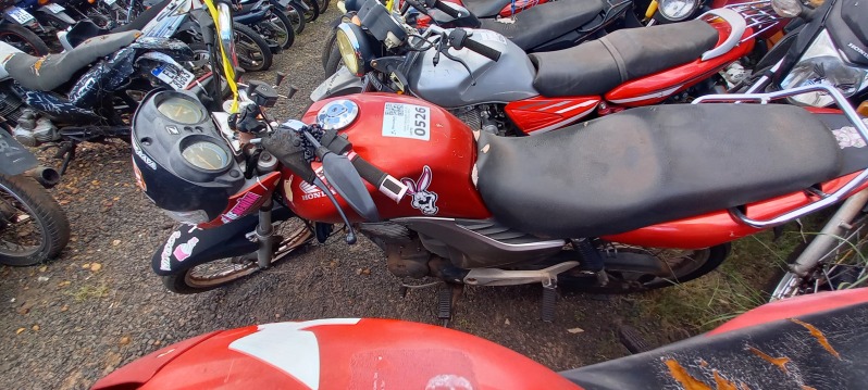 SUCATA APROVEITÁVEL COM MOTOR INSERVÍVEL
