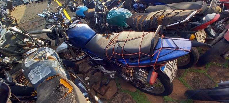 SUCATA APROVEITÁVEL COM MOTOR INSERVÍVEL