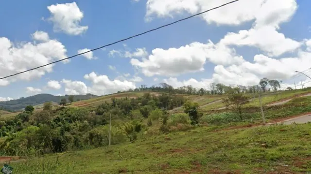 Área de Terras com Benfeitorias de 20,77,47ha, Machado/MG
