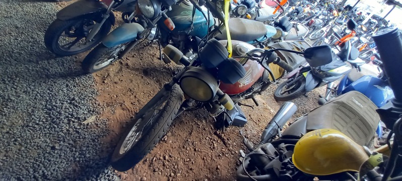 SUCATA APROVEITÁVEL COM MOTOR INSERVÍVEL