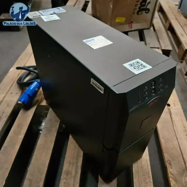 1 NOBREAK APC SMART UPS 3000VA