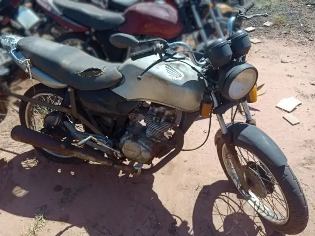 HONDA/CG 125 TITAN KS – 01/01 – Campo Grande/MS
