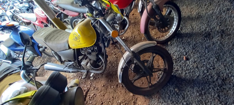 SUCATA APROVEITÁVEL COM MOTOR INSERVÍVEL