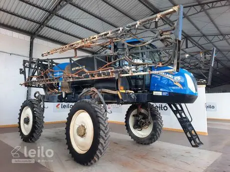 PULVERIZADOR AUTO PROPELIDO NH DEFENSORSP3500