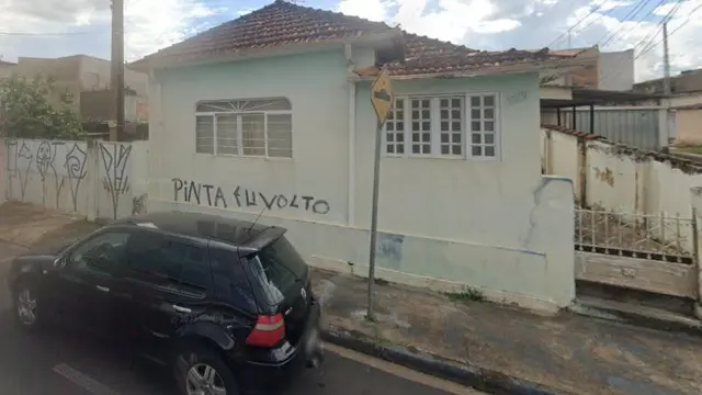 ...Casa e Barracão de 810,00m2, Franca/SP...