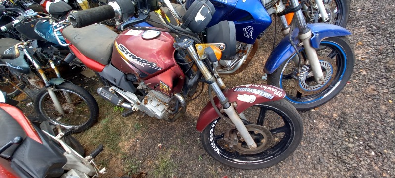 SUCATA APROVEITÁVEL COM MOTOR INSERVÍVEL