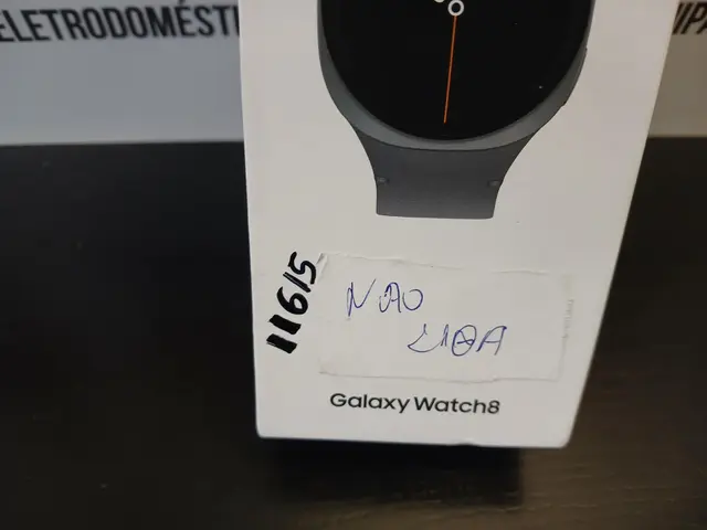 SMARTWATCH SAMSUNG GALAXY WATCH8 40MM LTE COM GALAXY AI, CAIXA PRATA, PULSEIRA GRAFITE E BISEL GRAFITE