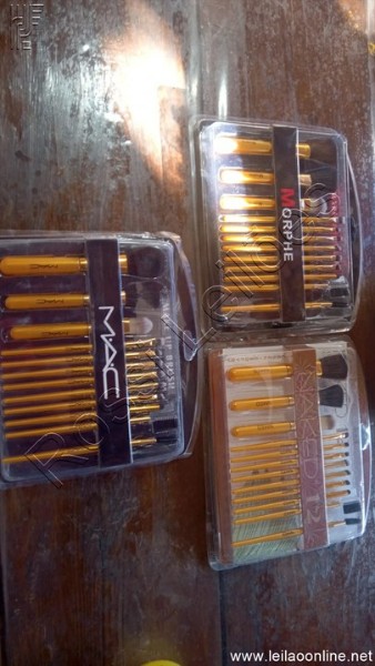 Contém 20 kit de pincel de maquiagem diversos modelos e marcas