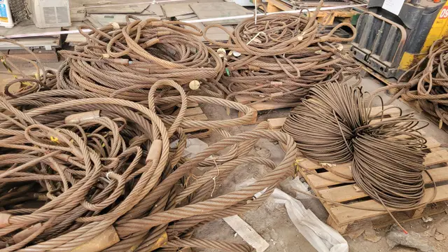 APROX 3 TON DE CABOS DE AÇO DIVERÇOS PARA IÇAMENTO - NO ESTADO QUE SE ENCONTRA