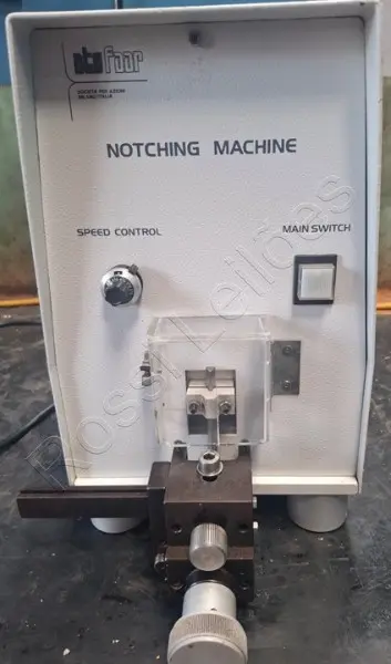 MÁQUINA DE ENTALHAR AMOSTRAS DE MATERIAL DE PLÁSTICO- NOTCHING ATS FAAR