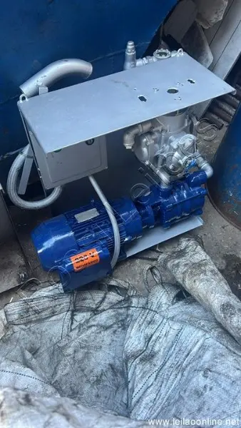 2 bombas para abastecimento de óleo