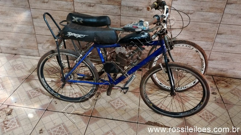 Lote contendo 02 bicicletas c/ motores a gasolina. (B-23)