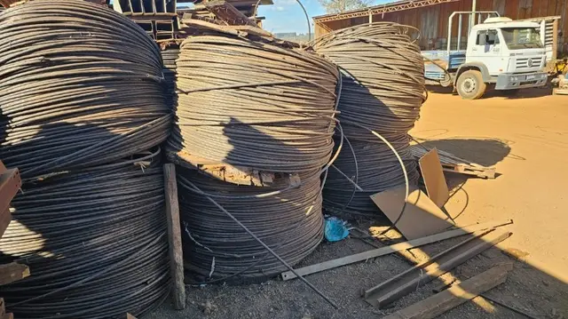 LOTE C/ APROX. 40 TON. DE CORDOALHA USADO; DIÂMETRO APROX. 19 MM
