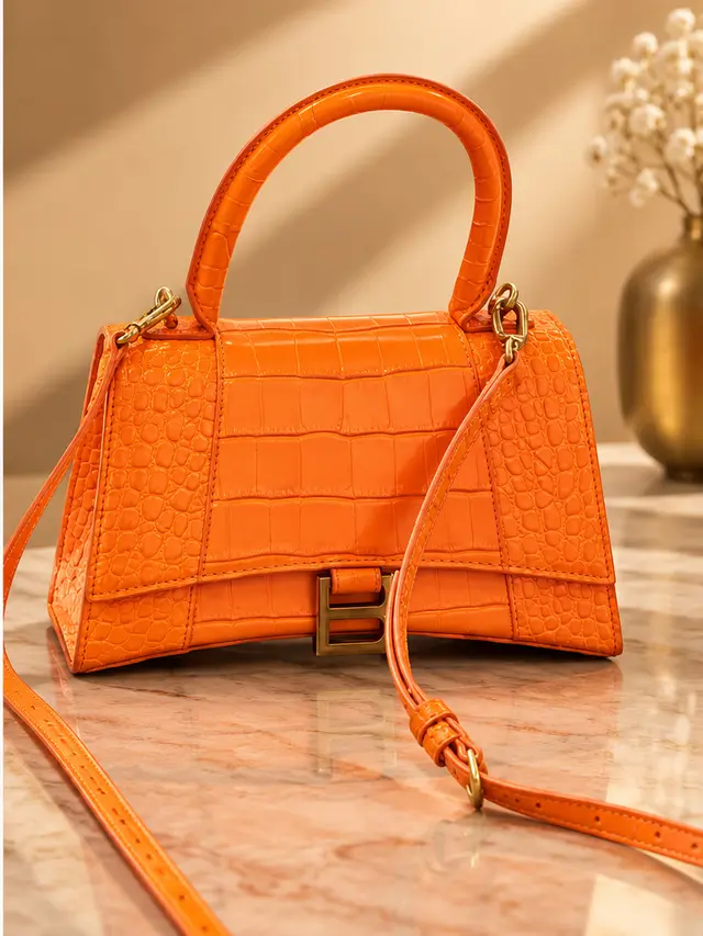 BOLSA MARCA BALENCIAGA - 100% COURO - EFEITO PELE DE CROCODI