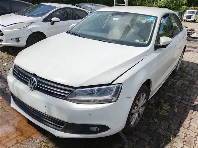 VOLKSWAGEN - JETTA 2.0