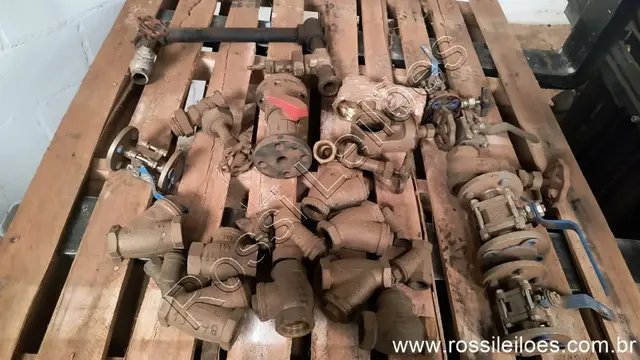 21 Un. de válvulas de esfera, filtros Y e válvulas de retenção