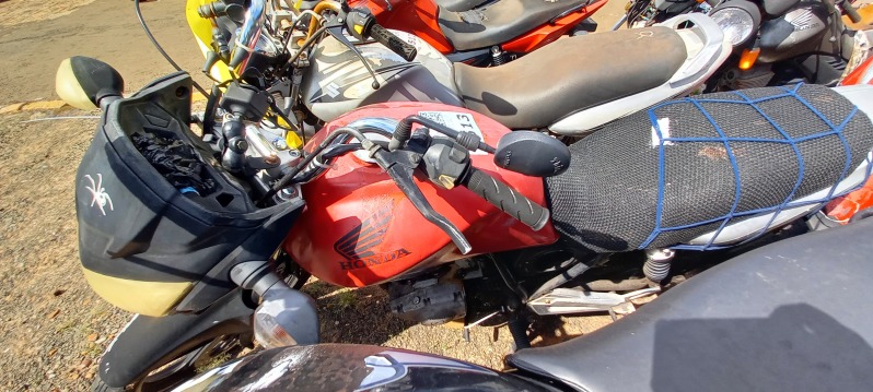 SUCATA APROVEITÁVEL COM MOTOR INSERVÍVEL