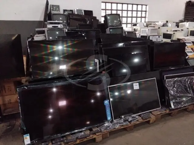 APROXIMADAMENTE 173 UNIDADES DE APARELHOS DE TV, DVD E VÍDEO CASSETES